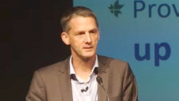 Connecting science, practice and patient outcomes: Use of BRAF inhibitors for treating metastatic melanoma in clinical practice ( Dr Bart Neyns - Universitair Ziekenhuis Brussels, Brussels, Belgium )