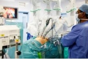 Manos amigas: cirugía robótica en la oncología moderna