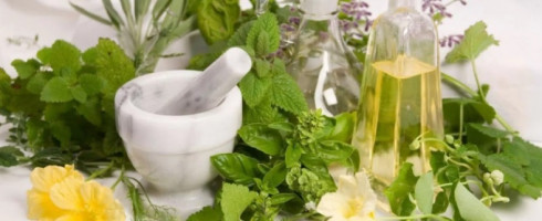 Vinculan tratar el cáncer solo con medicina alternativa con una supervivencia más baja