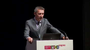 Dabrafenib plus trametinib for stage III mutant melanoma ( Dr Axel Hauschild - University Hospital, Schleswig-Holstein, Germany )