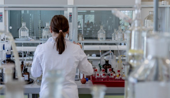 Los investigadores encuentran que el inhibidor dual puede ser más seguro para los pacientes con CLL