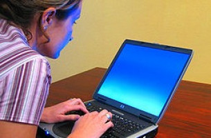 Internet users more likely to engage in cancer-preventive behaviors