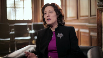 How Recurrence Score result influences treatment decisions ( Dr Hope Rugo - UCSF Carol Franc Buck Breast Care Center, San Francisco, USA )