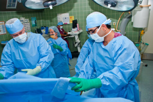 Investigadores españoles crean el primer quirófano del mundo con un "GPS" para el cáncer